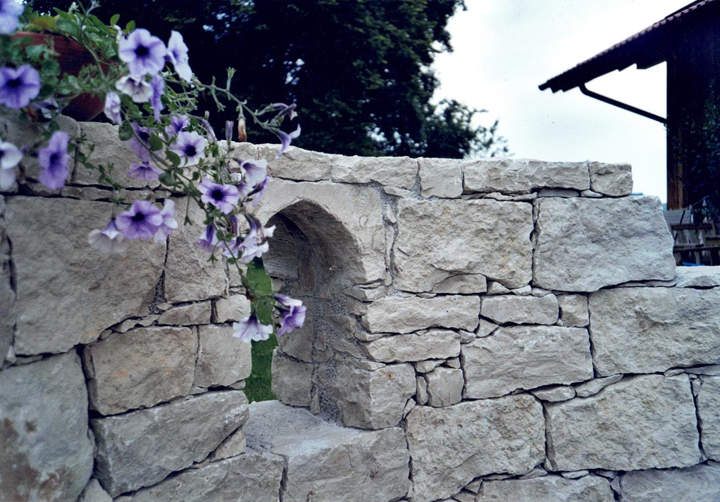 Naturstein Mauer