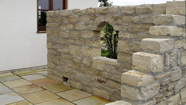 Terasse mit Mauer